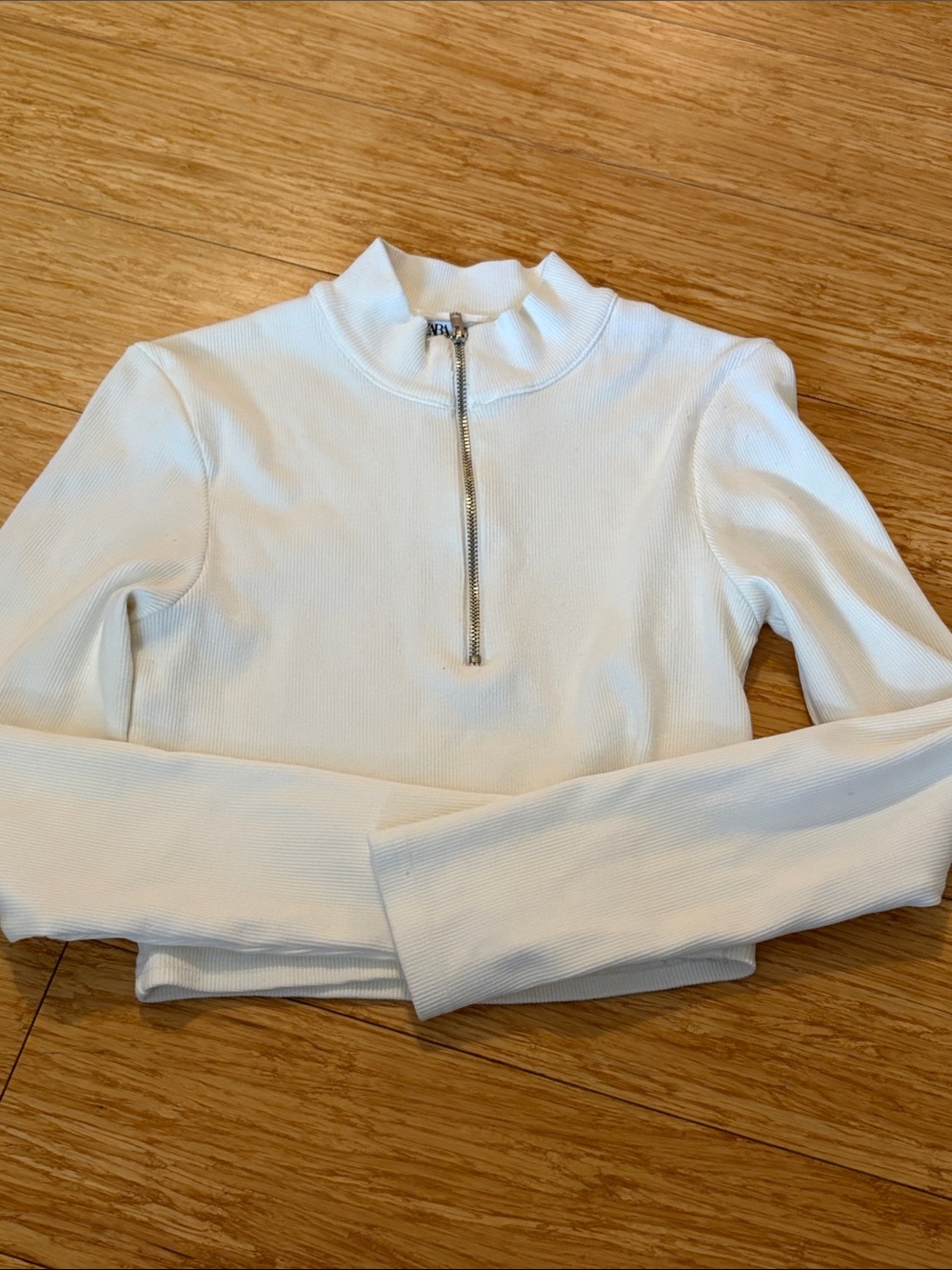 Zara Ribbed Mock Neck Half Zip Long Sleeve Crop Top size large neutral comfy